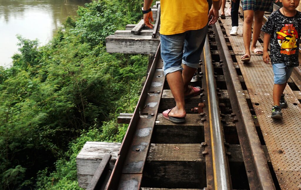 死の鉄道を歩く タイ・泰緬鉄道 日本軍が使役した捕虜、アジア労務者の